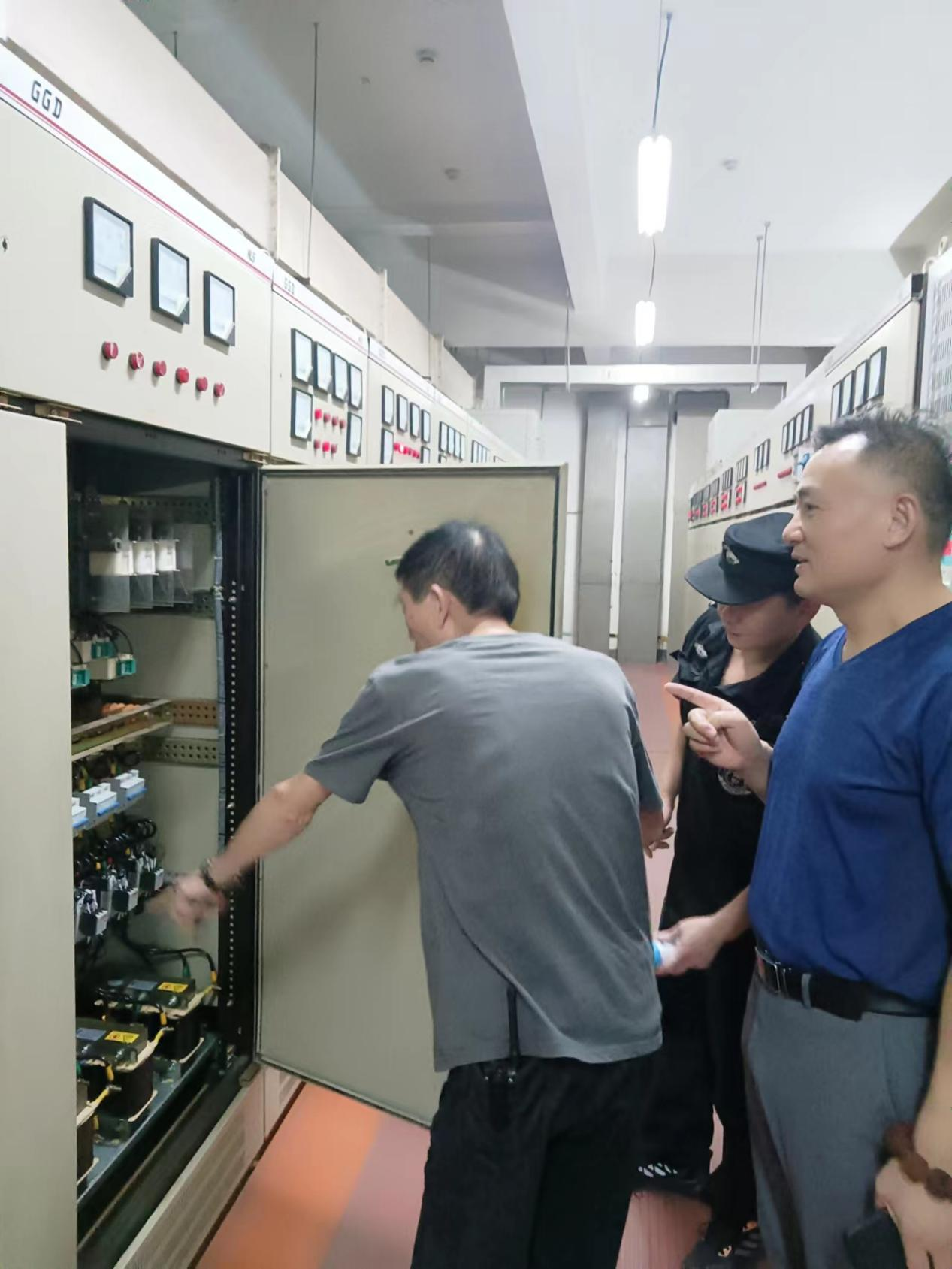 當(dāng)好商城安全“守夜人”！錢江商城開展安全夜查行動