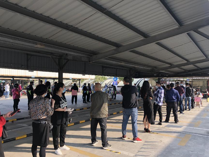 連續(xù)三天！錢(qián)江商城扎實(shí)做好市場(chǎng)從業(yè)人員核酸檢測(cè)工作