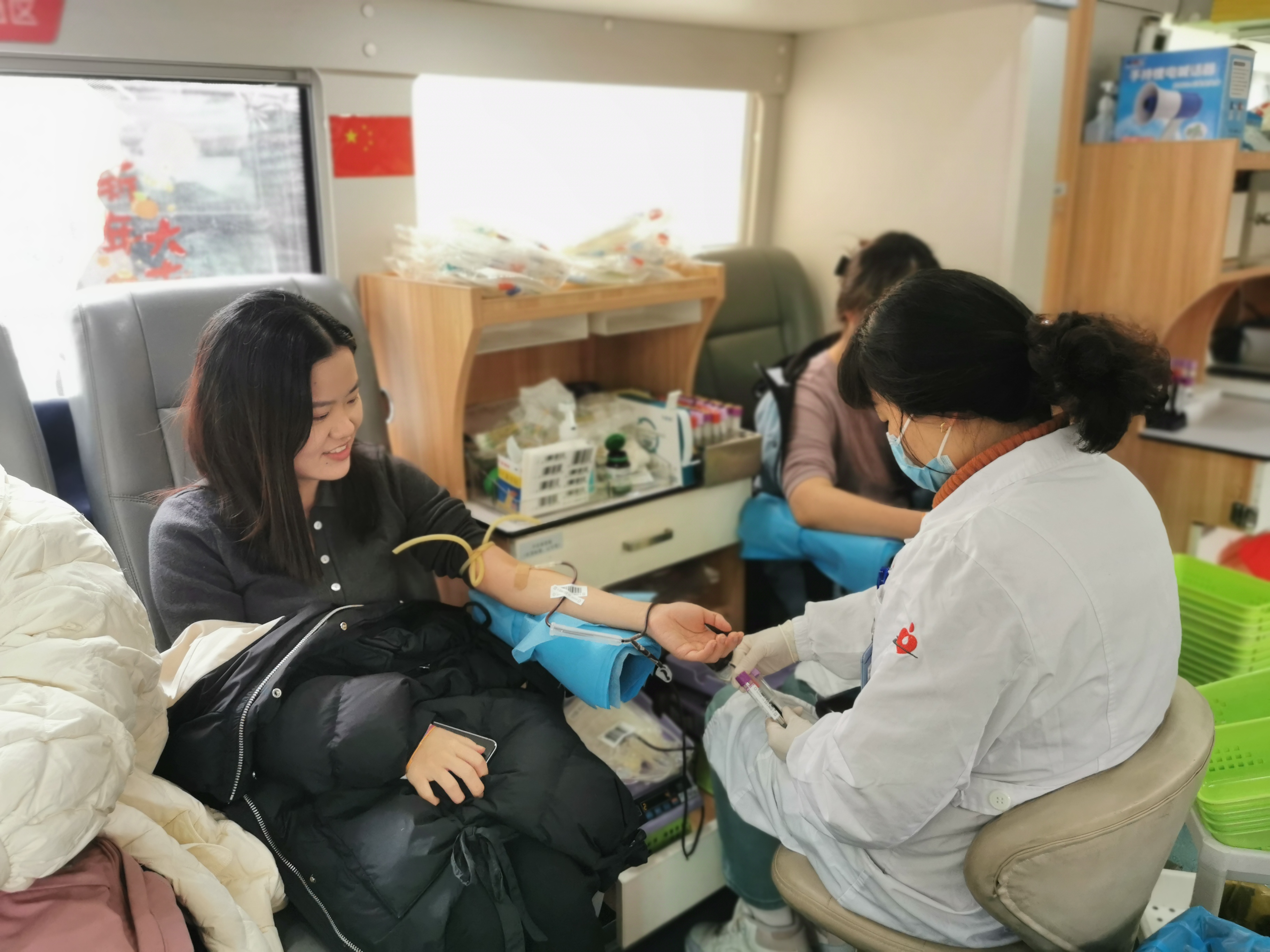 水晶城參與上塘街道無(wú)償獻(xiàn)血活動(dòng)