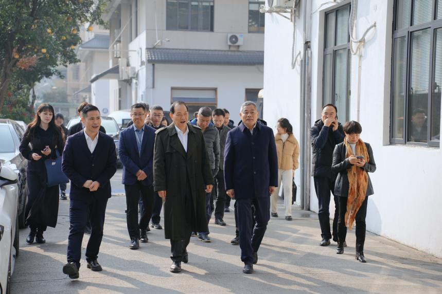 市政協黨組副書記、副主席許明一行赴律威調解中心調研