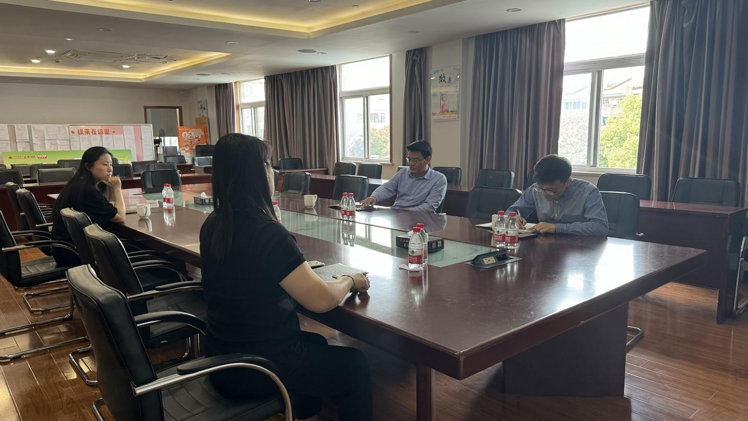 拱墅區(qū)人社局走訪錢江商城開展勞動監(jiān)察工作