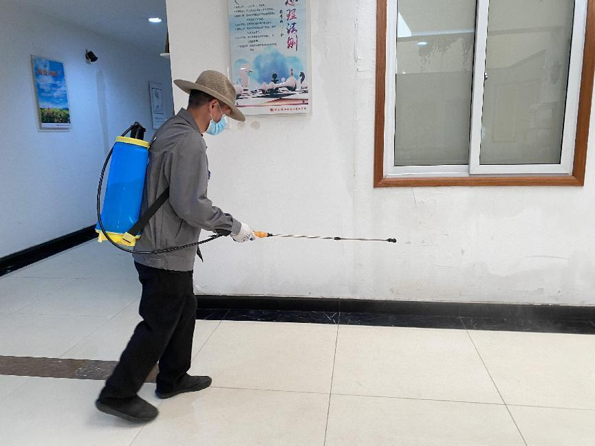 錢(qián)江商城做好日常消殺，筑牢安全屏障