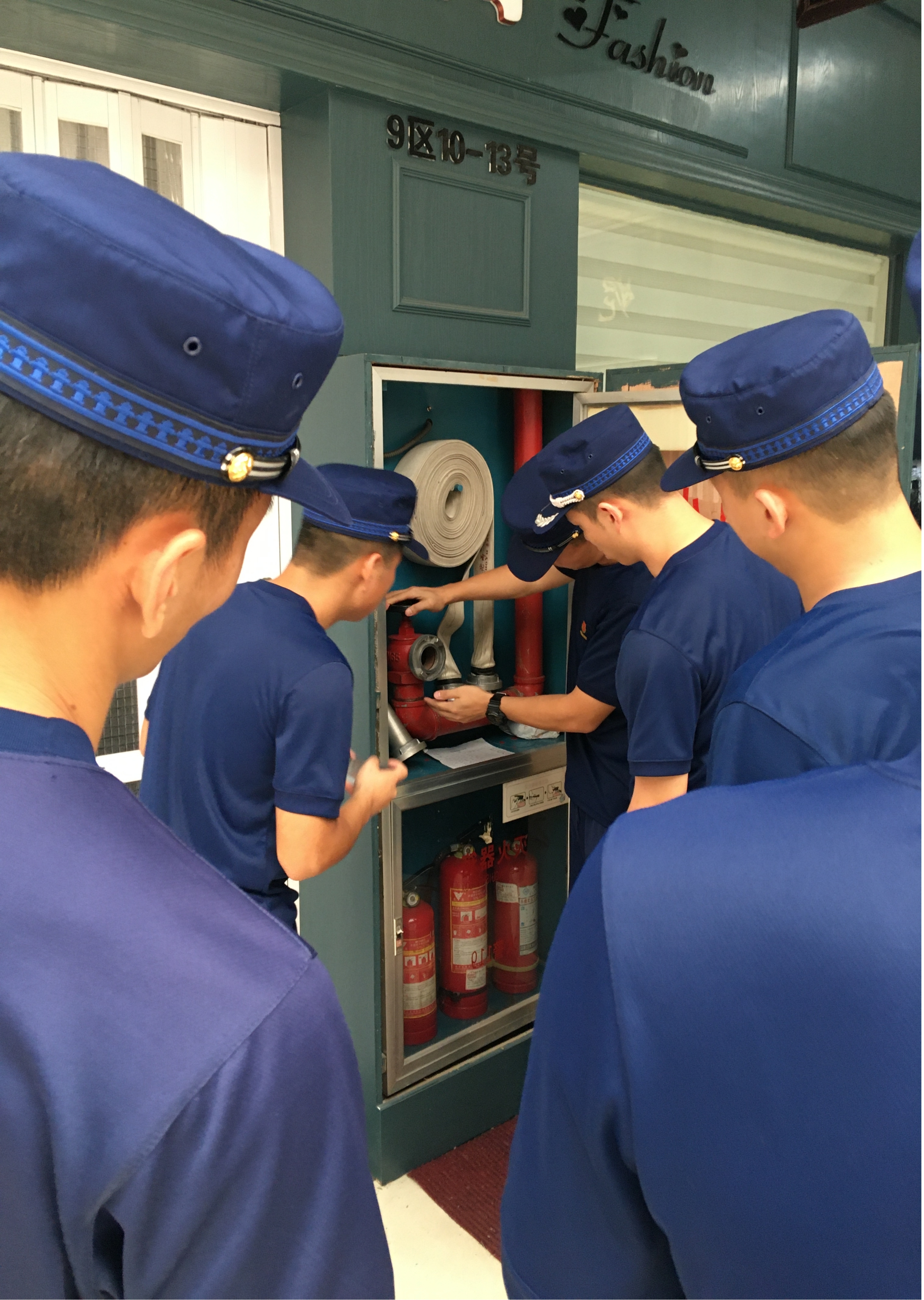 大關消防中隊 檢查商城安全生產工作