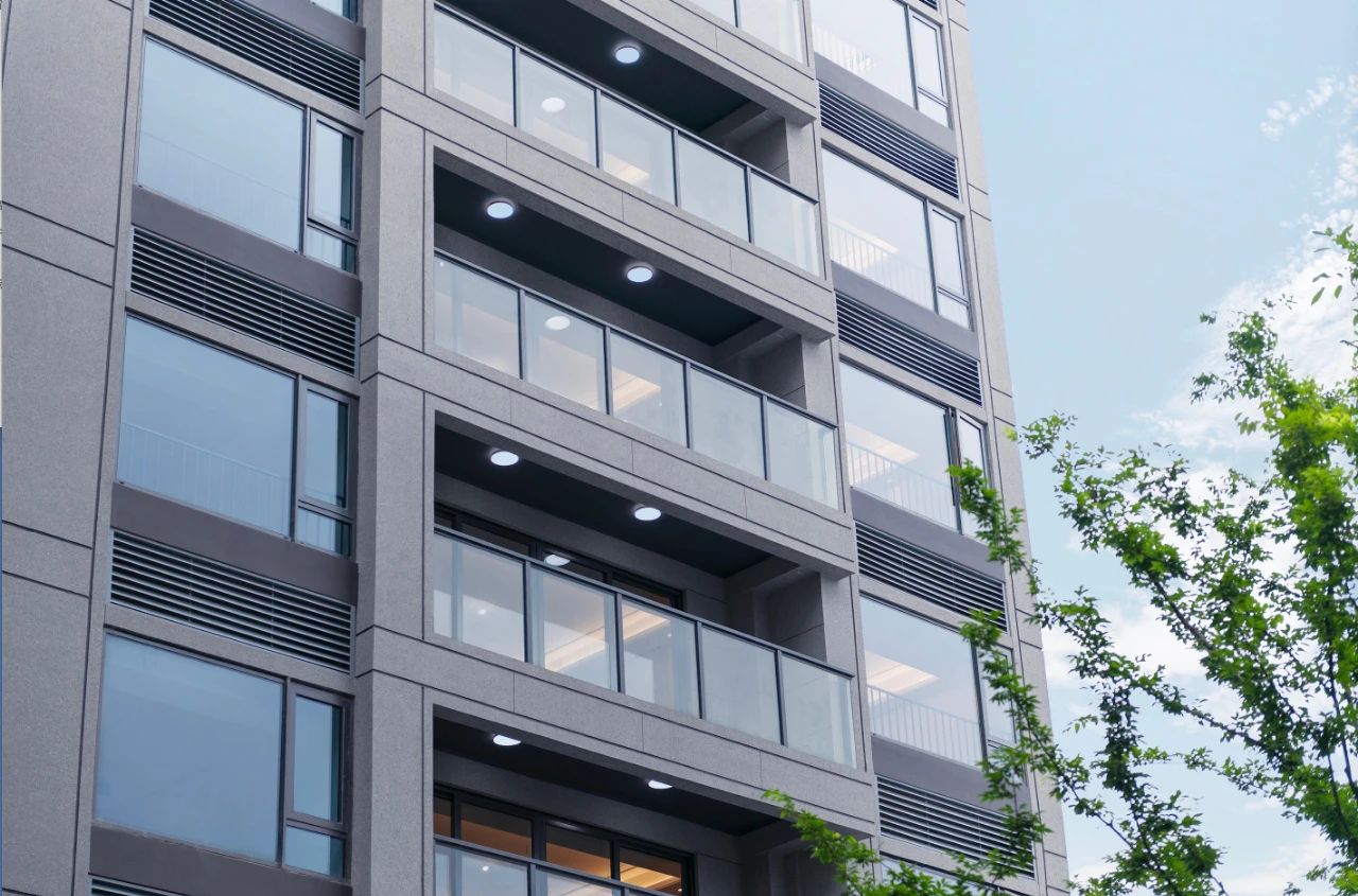 集團(tuán)與遠(yuǎn)洋集團(tuán)聯(lián)合開發(fā)的第一個(gè)樓盤按時(shí)交付