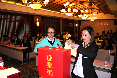 20151028杭州建華文創(chuàng)產(chǎn)業(yè)股份有限公司工會正式成立(gai) (1).jpg