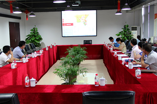 20130726區(qū)委組織部李煒一行來我園區(qū)考察 (2).jpg 20130726區(qū)委組織部李煒一行來我園區(qū)考察 (2).jpg