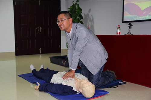 20131024建華文創園黨支部舉辦應急救護知識培訓 (2).jpg 20131024建華文創園黨支部舉辦應急救護知識培訓 (2).jpg