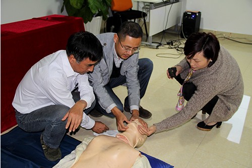 20131024建華文創園黨支部舉辦應急救護知識培訓 (5).jpg 20131024建華文創園黨支部舉辦應急救護知識培訓 (5).jpg
