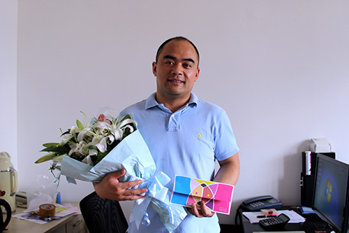 20140620生日慰問企業(yè)負(fù)責(zé)人 (3).jpg 20140620生日慰問企業(yè)負(fù)責(zé)人 (3).jpg